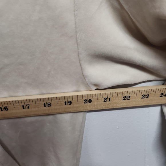 Puma‎ Essential Hoodie Women S Beige Cream Pullover Sweatshirt Kangaroo Pocket - Picture 6 of 9